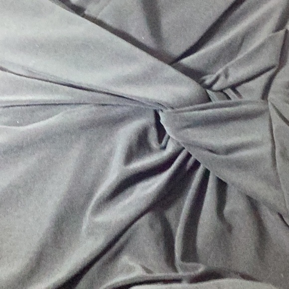 RALPH LAUREN
Women's Jersey Off-the-shoulder Side-slit Column Gown In Black - Picture 15 of 15